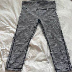 Athleta black & white striped 20” inseam Capri